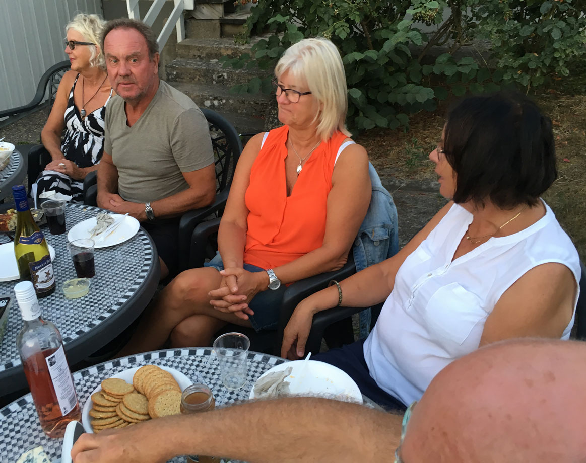Hemlagad paj,ost och vin
